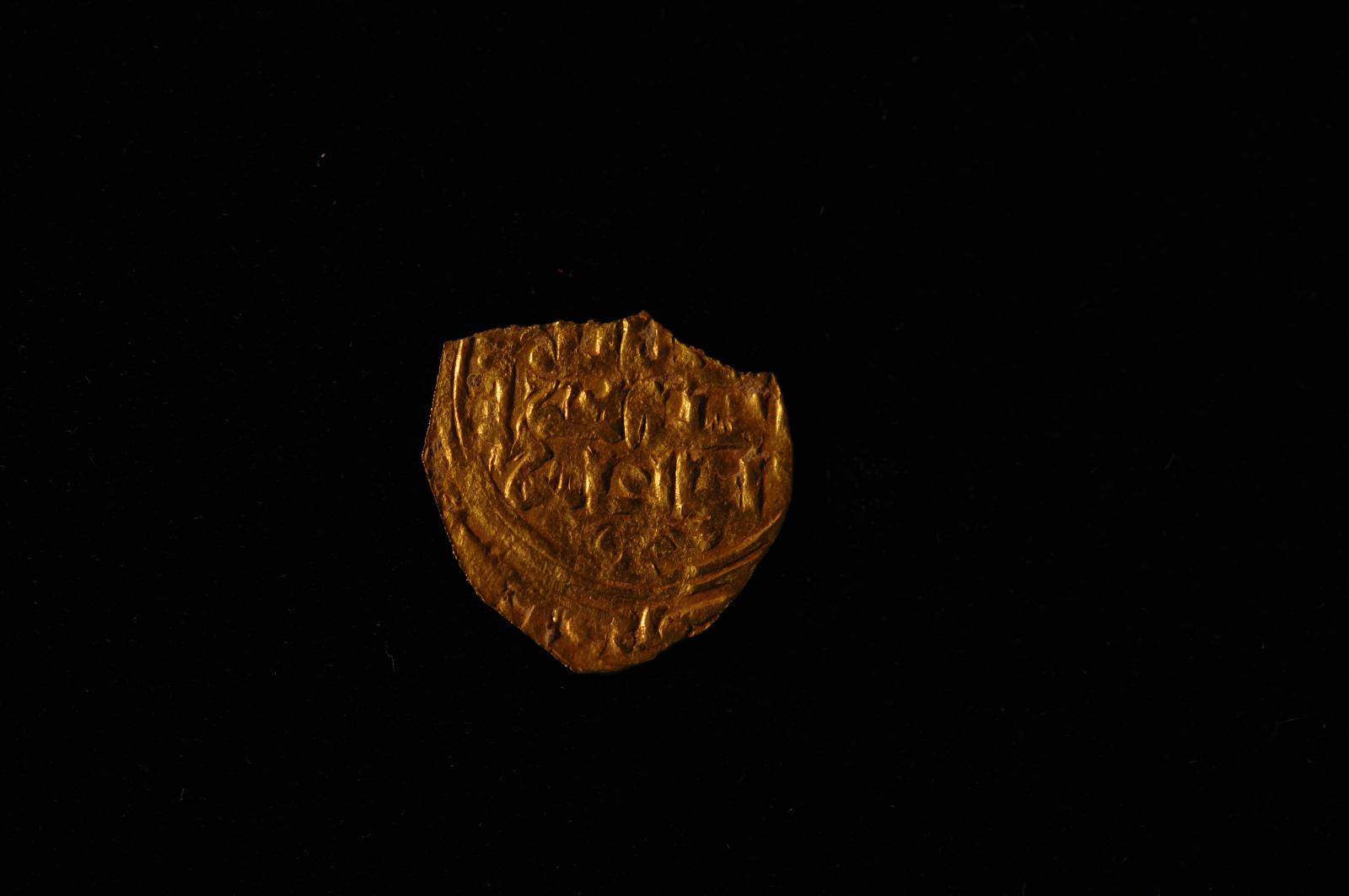 146853