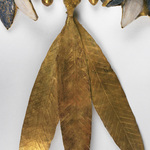 304457