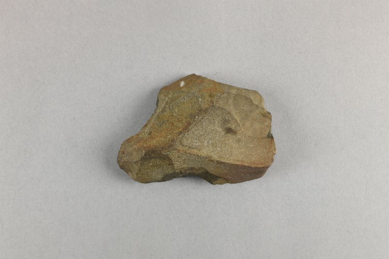 911853